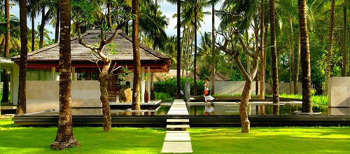 Kayumanis-Jimbaran-Bali-Lobby-Garden.jpg