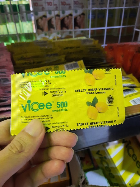 バリ島 地元スーパーマーケットで売っている今日の一品「ビタミンＣ」｜バリ王