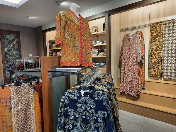 インドネシア　バリ島のバティック Amazon.co.jp: ES-STYLE バティック 生地 プリミシマ 01 高級