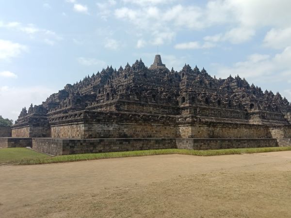 インドネシアの古都ジョグジャカルタのボロブドゥール遺跡観光の今 バリ島｜バリ王