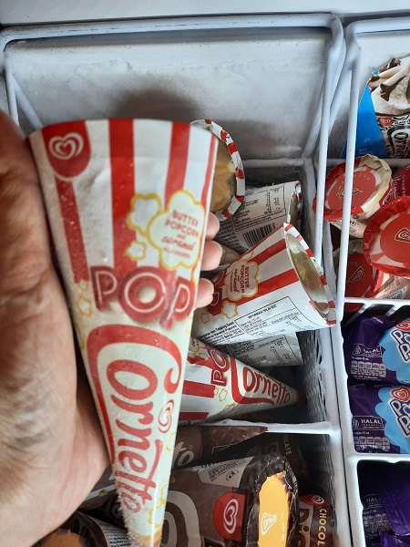 地元スーパーマーケットで売っている今日の一品「WALL'S Cornett Pop