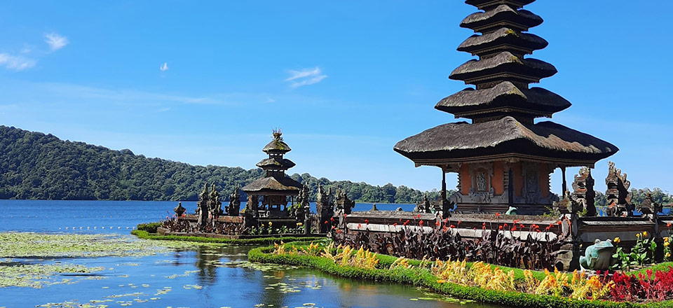 ウルンダヌブラタン寺院