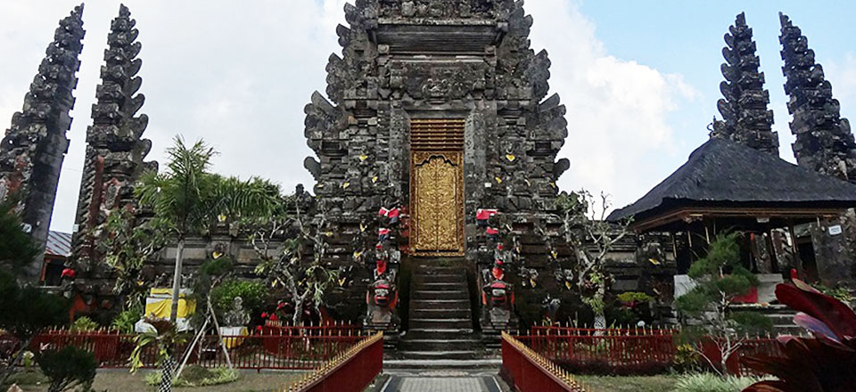 ウルンダヌバトゥール寺院