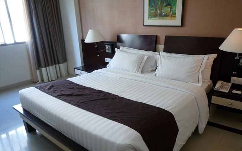 �A�X�g���E�N�^�E�z�e��&���W�f���X