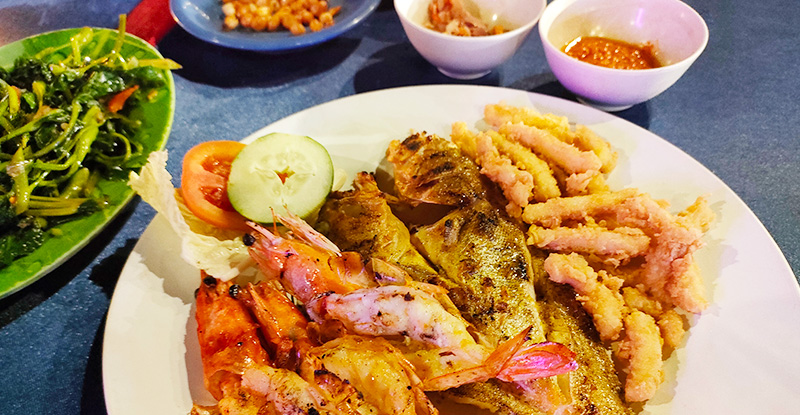 ジンバランカフェにてディナー