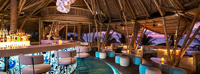 アズールビーチクラブ