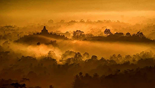 ストゥンブの丘からサンライズ鑑賞