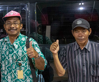 プライベートカー（日本語ガイド付）