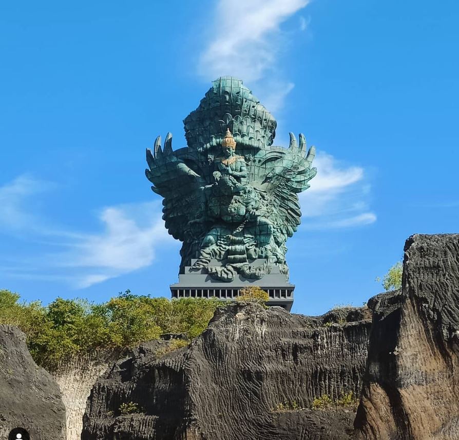 ガルーダ・ウィスヌ･クンチャナ像